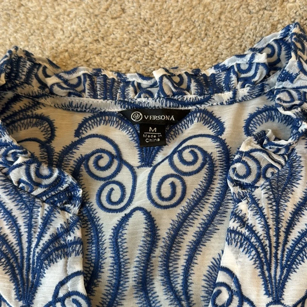 Versona Blue and White Patterned Swirl Blouse Ruffle Sleeve women's Size Medium - Picture 2 of 8